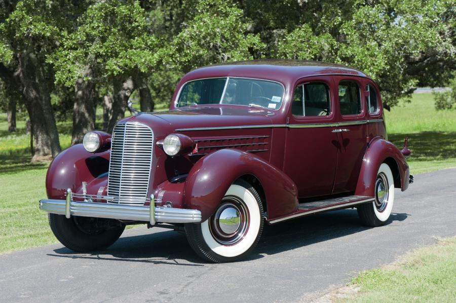  Cadillac Series 70 Fleetwood Touring Sedan 1936 года  (фото 1 из 22)